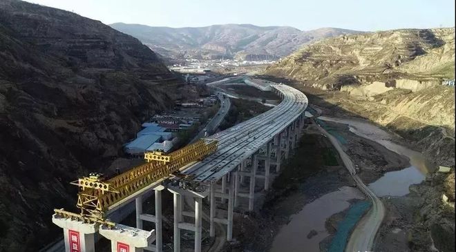甘肅省G8513平?jīng)鲋辆d陽國家高速公路武都至九寨溝項(xiàng)目.jpeg