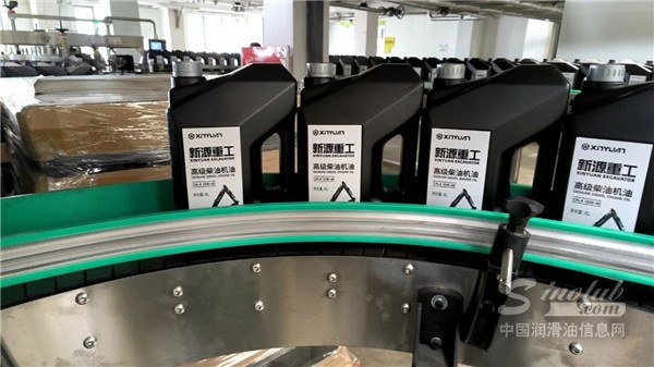統(tǒng)一柴機(jī)油正式為輪式挖掘機(jī)頭部品牌福建新源供貨
